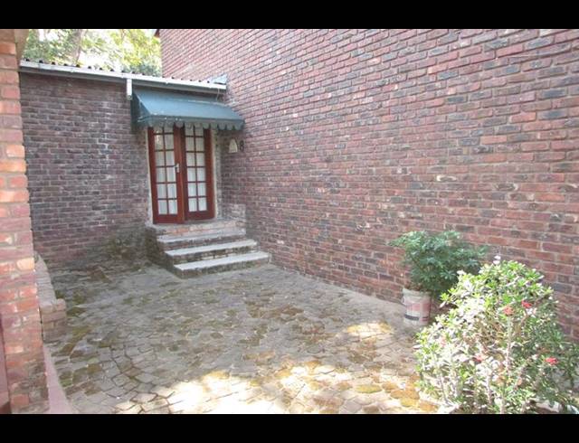 2 BEDROOM APARTMENT FOR SALE IN WHITE RIVER CENTRAL